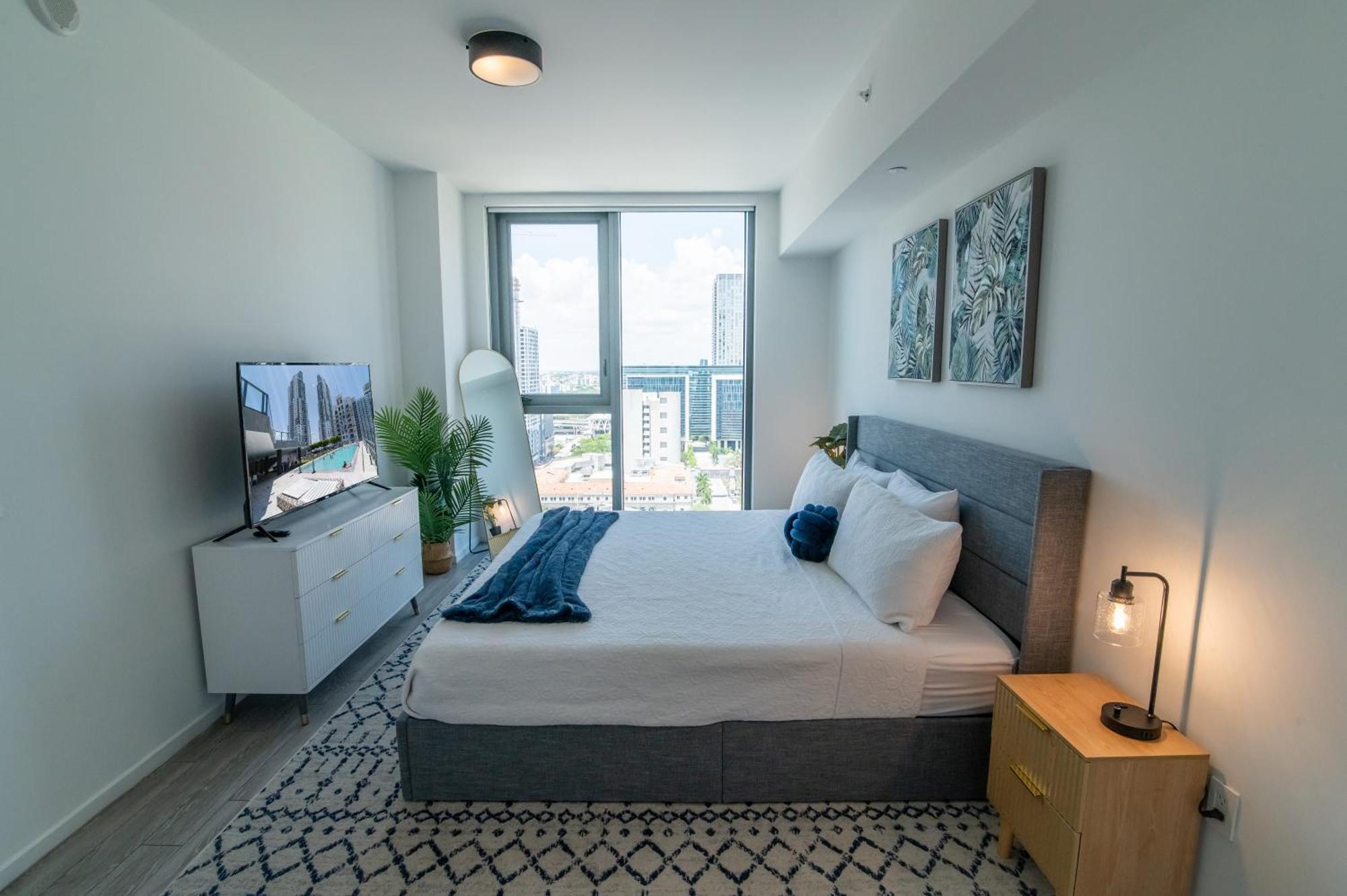 Luxurious King Bed Suite In Downtown ไมอามี ภายนอก รูปภาพ