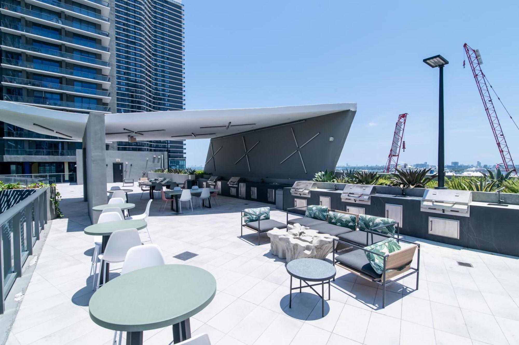Luxurious King Bed Suite In Downtown ไมอามี ภายนอก รูปภาพ